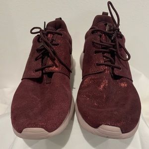 Maroon Nike size 8.5